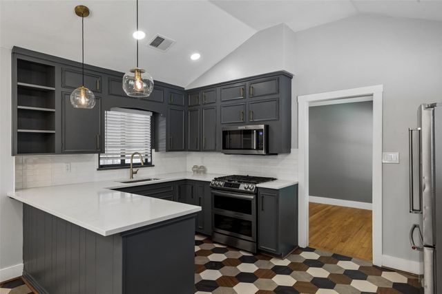 3211 Lawnview Avenue, Dallas, TX 75227