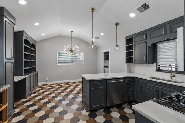3211 Lawnview Avenue, Dallas, TX 75227