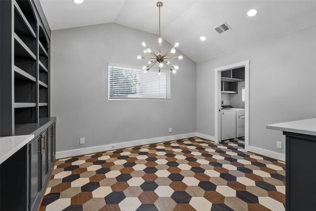3211 Lawnview Avenue, Dallas, TX 75227