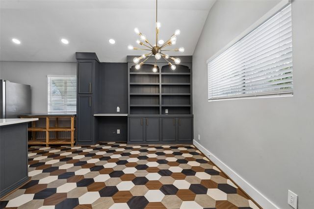 3211 Lawnview Avenue, Dallas, TX 75227