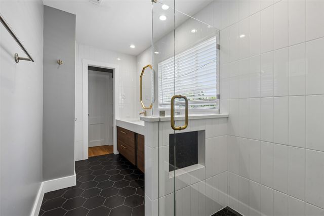 3211 Lawnview Avenue, Dallas, TX 75227