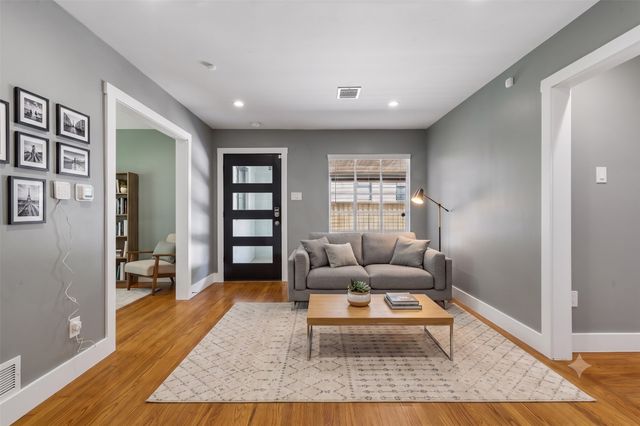 3211 Lawnview Avenue, Dallas, TX 75227