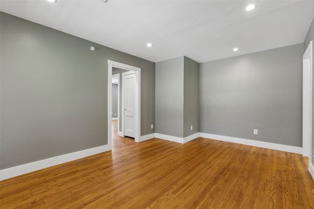 3211 Lawnview Avenue, Dallas, TX 75227