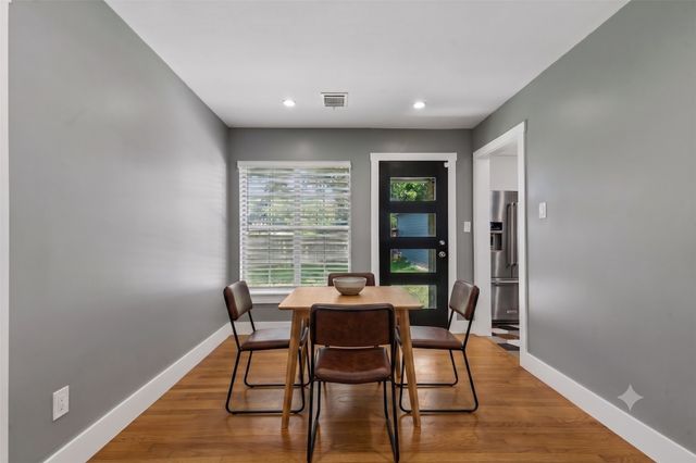3211 Lawnview Avenue, Dallas, TX 75227