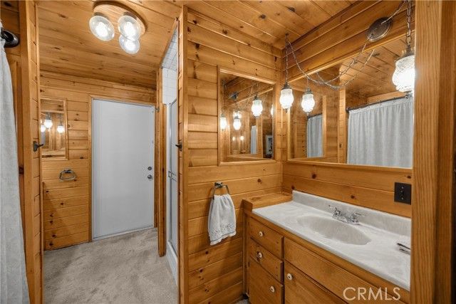 1005 E Woodland Lane, Glendora, CA 91741