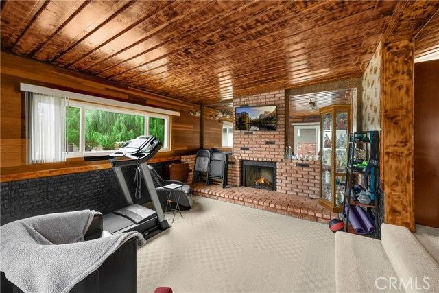 1005 E Woodland Lane, Glendora, CA 91741