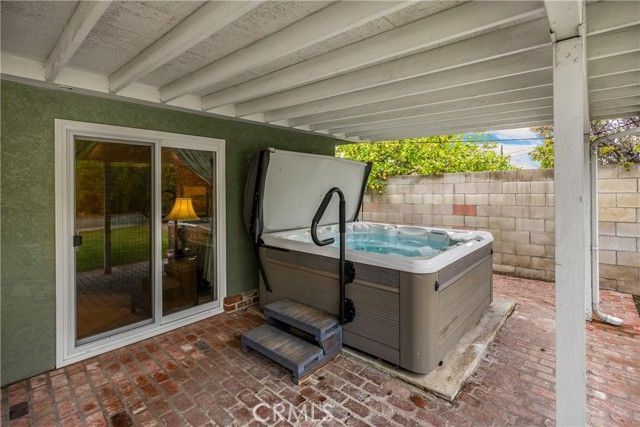 1005 E Woodland Lane, Glendora, CA 91741