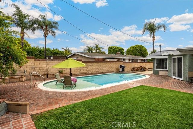 1005 E Woodland Lane, Glendora, CA 91741