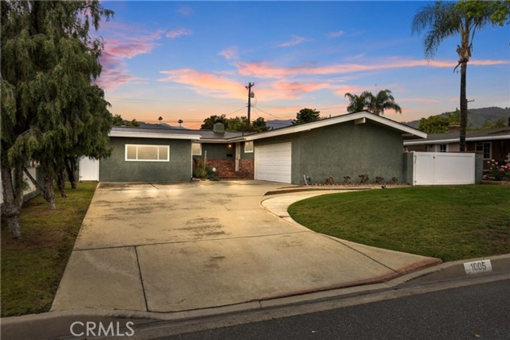 1005 E Woodland Lane, Glendora, CA 91741
