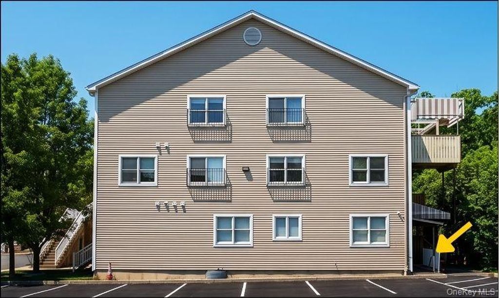 2 Zlotchev Way 112, Palm Tree, NY 10950
