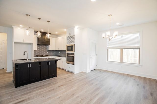7104 SW High Meadow Boulevard, Bentonville, AR 72713