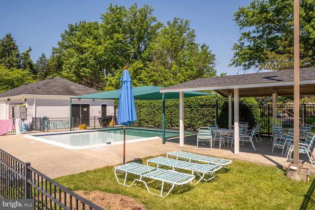 4301 SUNFLOWER DR, Rockville, MD 20853