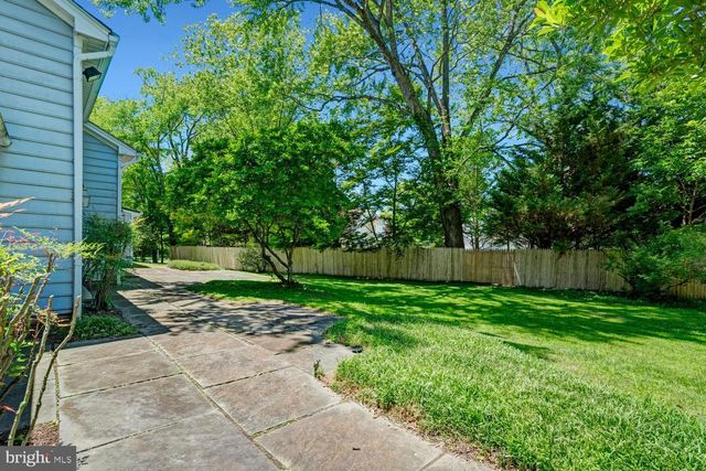 4301 SUNFLOWER DR, Rockville, MD 20853