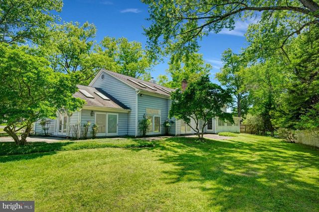 4301 SUNFLOWER DR, Rockville, MD 20853