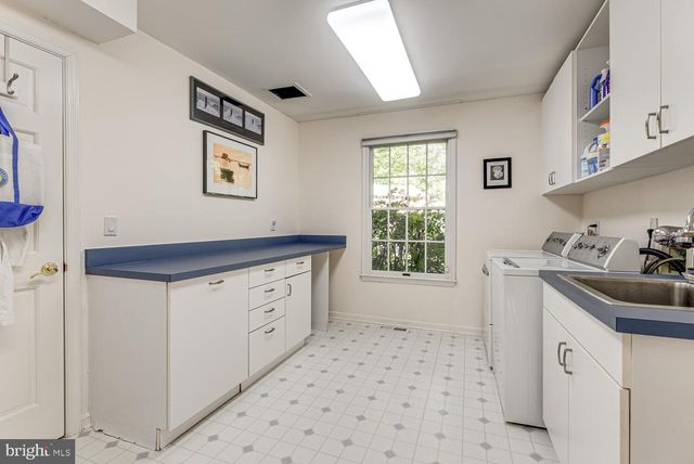 4301 SUNFLOWER DR, Rockville, MD 20853