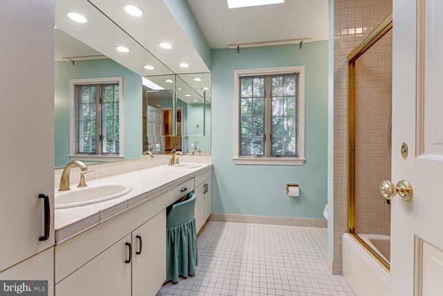 4301 SUNFLOWER DR, Rockville, MD 20853