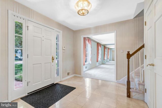 4301 SUNFLOWER DR, Rockville, MD 20853