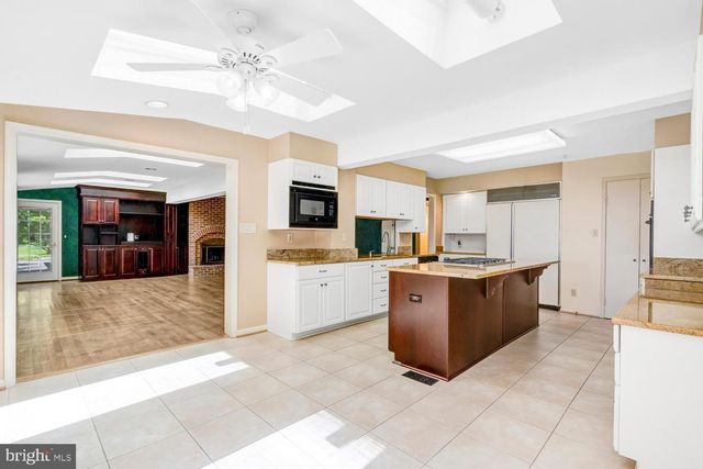 4301 SUNFLOWER DR, Rockville, MD 20853