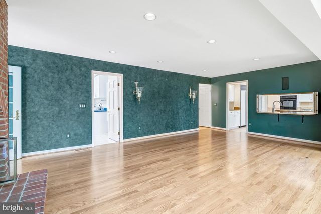 4301 SUNFLOWER DR, Rockville, MD 20853