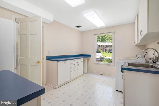 4301 SUNFLOWER DR, Rockville, MD 20853