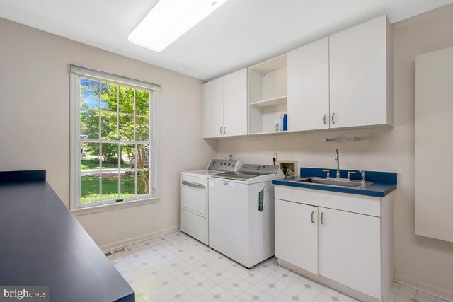 4301 SUNFLOWER DR, Rockville, MD 20853