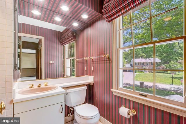 4301 SUNFLOWER DR, Rockville, MD 20853