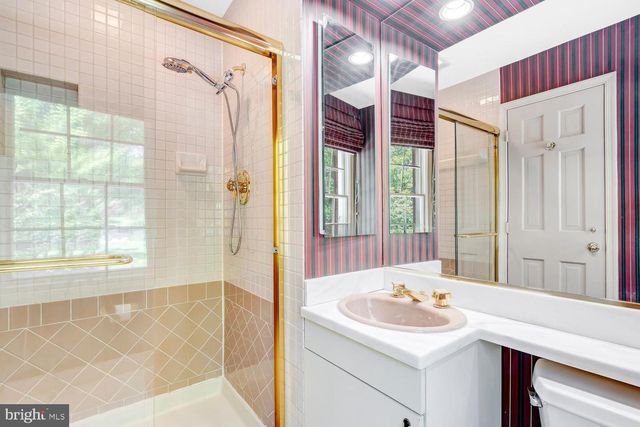 4301 SUNFLOWER DR, Rockville, MD 20853