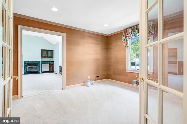 4301 SUNFLOWER DR, Rockville, MD 20853