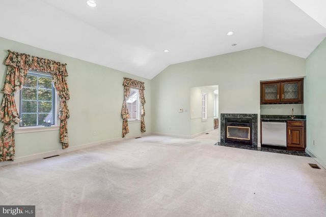 4301 SUNFLOWER DR, Rockville, MD 20853