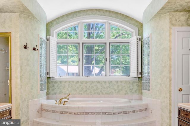 4301 SUNFLOWER DR, Rockville, MD 20853