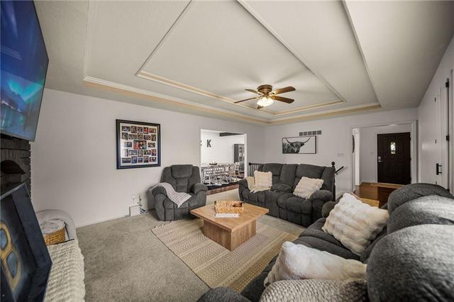 3713 NW Peachwood Court, Blue Springs, MO 64015