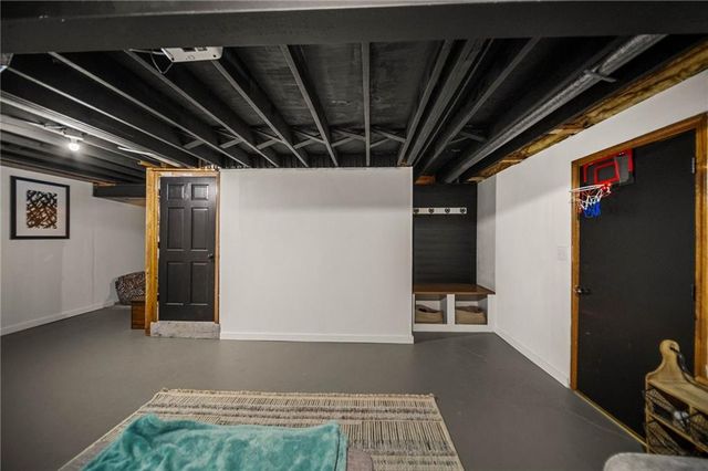 3713 NW Peachwood Court, Blue Springs, MO 64015