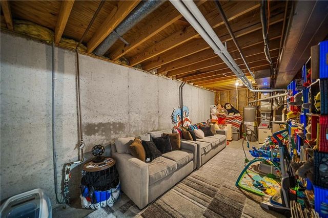 3713 NW Peachwood Court, Blue Springs, MO 64015