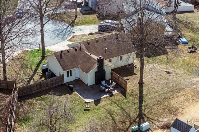 3713 NW Peachwood Court, Blue Springs, MO 64015