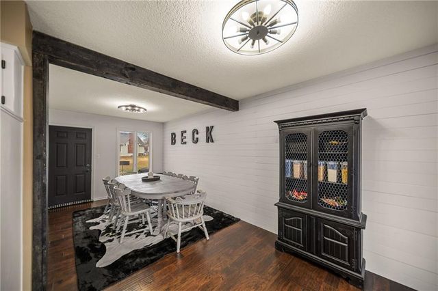 3713 NW Peachwood Court, Blue Springs, MO 64015