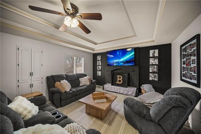 3713 NW Peachwood Court, Blue Springs, MO 64015