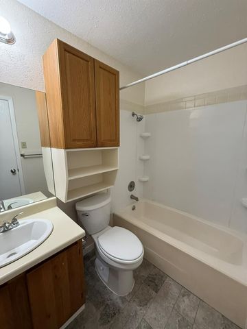 11945 Sunhillow BND B, Austin, TX 78758
