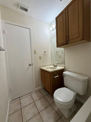 11945 Sunhillow BND B, Austin, TX 78758