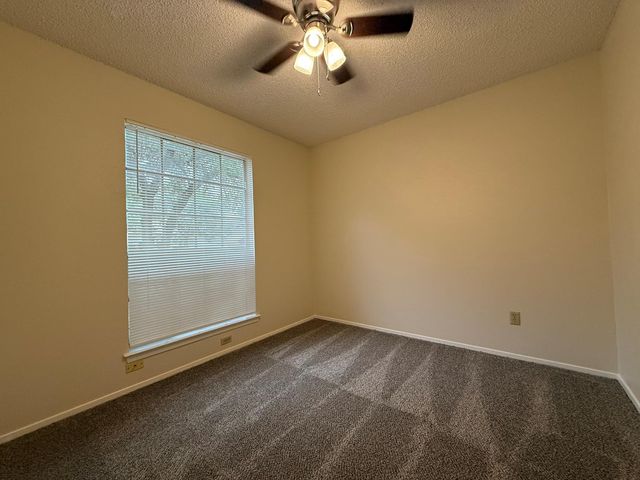 11945 Sunhillow BND B, Austin, TX 78758