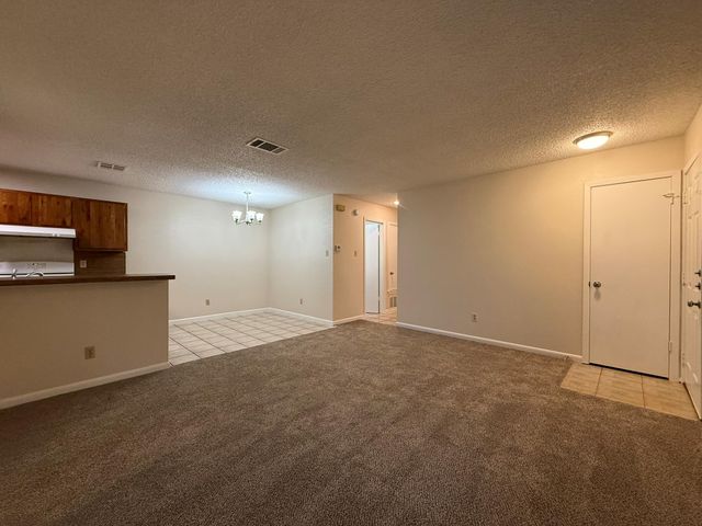 11945 Sunhillow BND B, Austin, TX 78758