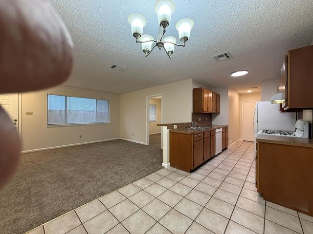 11945 Sunhillow BND B, Austin, TX 78758