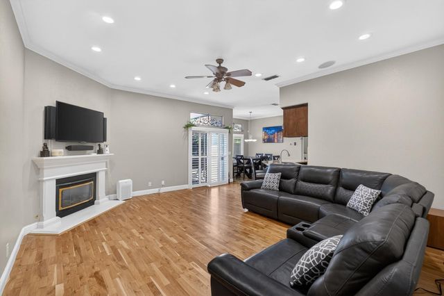 9492 Porto Rosa Dr, Elk Grove, CA 95624