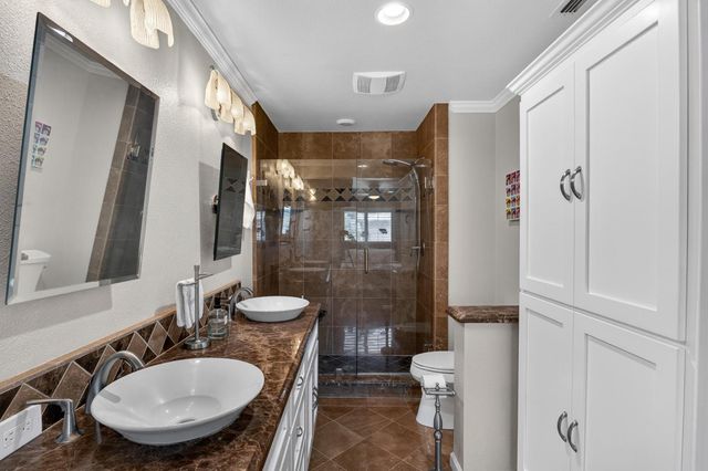 9492 Porto Rosa Dr, Elk Grove, CA 95624