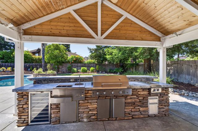 9492 Porto Rosa Dr, Elk Grove, CA 95624