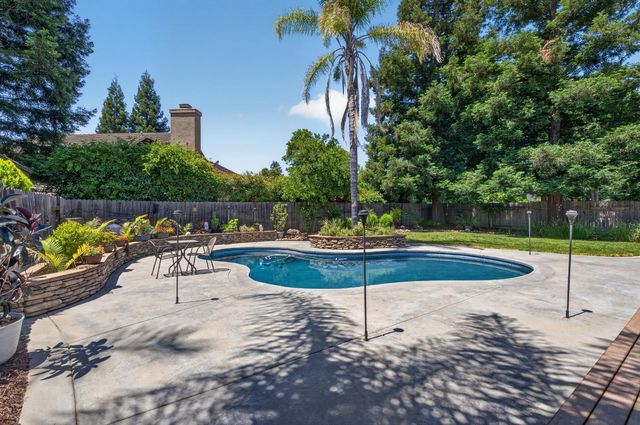 9492 Porto Rosa Dr, Elk Grove, CA 95624