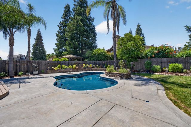 9492 Porto Rosa Dr, Elk Grove, CA 95624