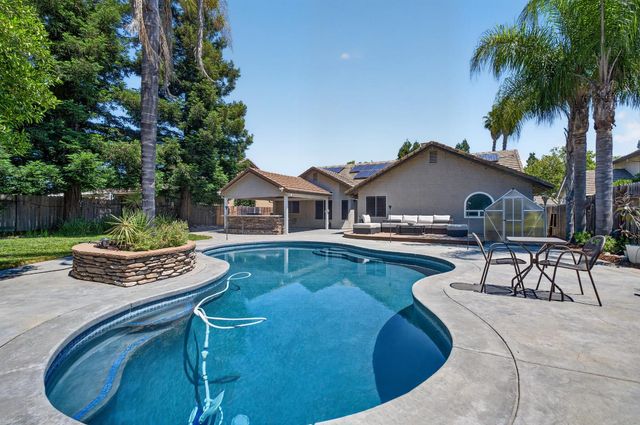 9492 Porto Rosa Dr, Elk Grove, CA 95624