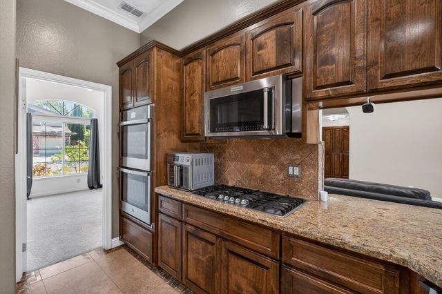 9492 Porto Rosa Dr, Elk Grove, CA 95624