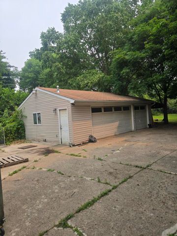 23582 Beierman Avenue, Warren, MI 48091