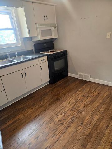 23582 Beierman Avenue, Warren, MI 48091
